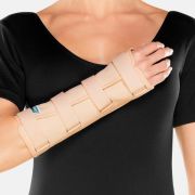 Tala para Punho com Dedos Livres (Longa) - Mão Esquerda – Bege – Chantal Tala para Punho com Dedos Livres (Longa) - Mão Esquerda – Bege – Chantal